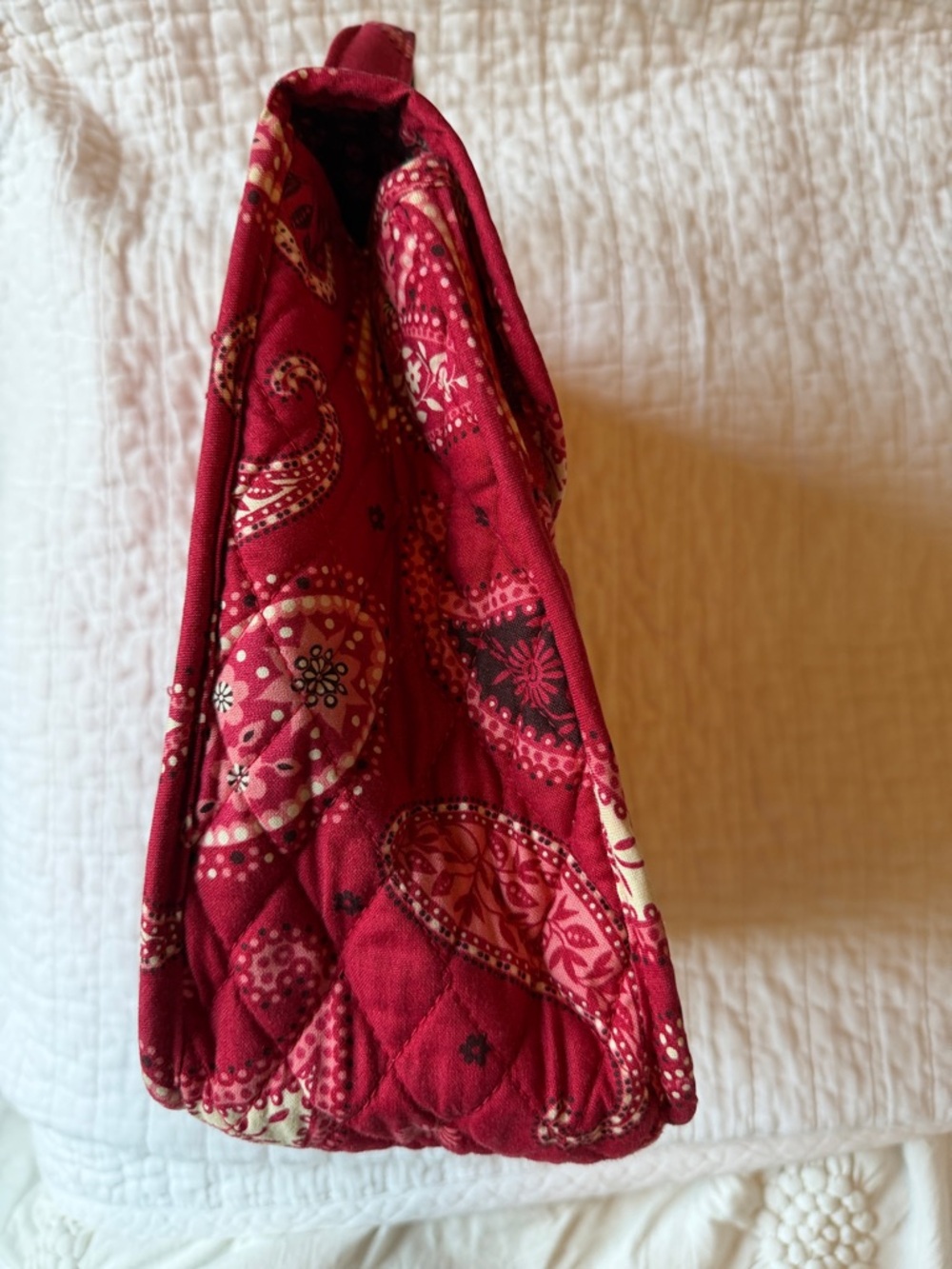 Vera Bradley Quilted Paisley lunch Bag/tote  - Red w/black & cream. Handle. - Picture 2 of 8